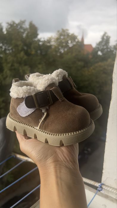 Buty dla dzieci r.22