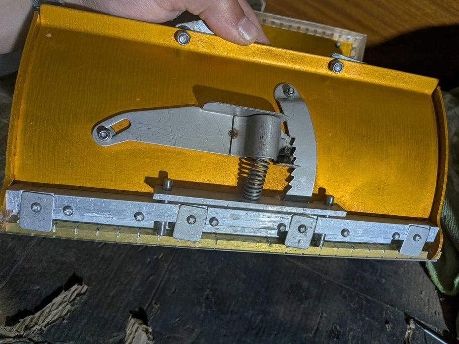 Flat Box 10" Caixa de Acabamento para Pladur (Como Nova - Usada 1 Vez)