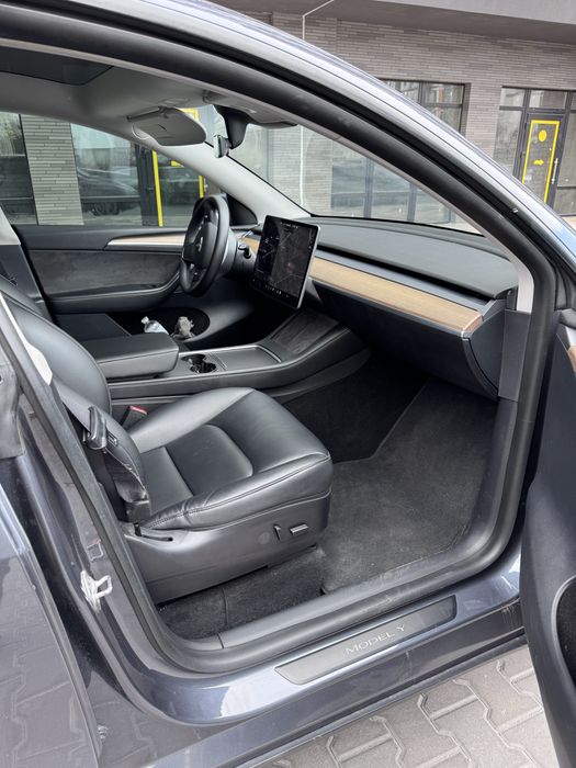Tesla Model Y 2021 VIN LRWYGCEK0MC063496 фото оголошення 10 з 18