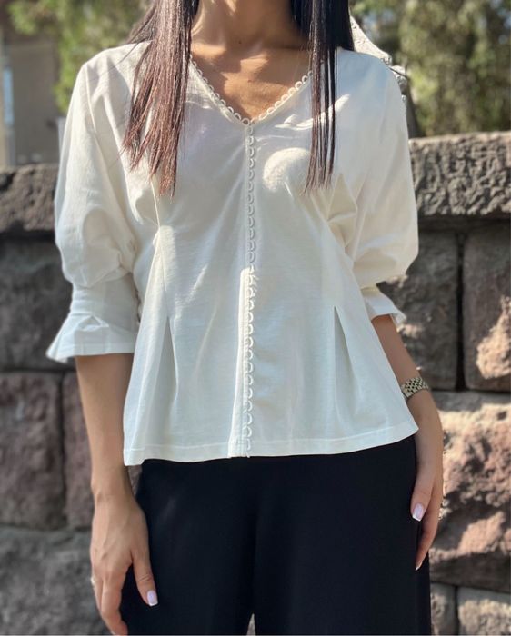 Оригинальная кофточка , футболка  Sandro Paris