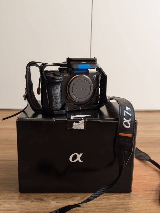 Sony a7IV + Cage SmallRig e Extras