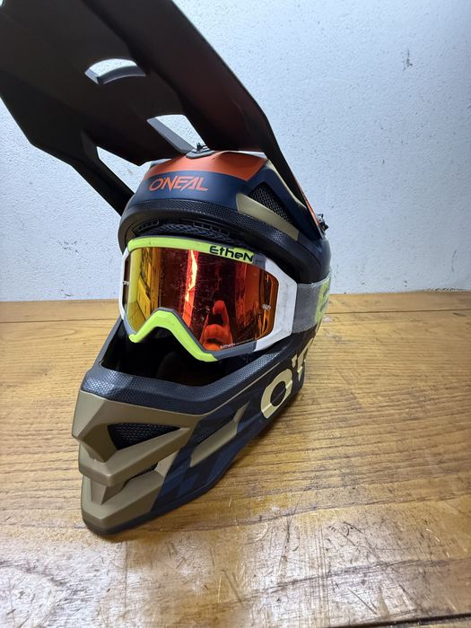 Capacete O NEAL mais oculos