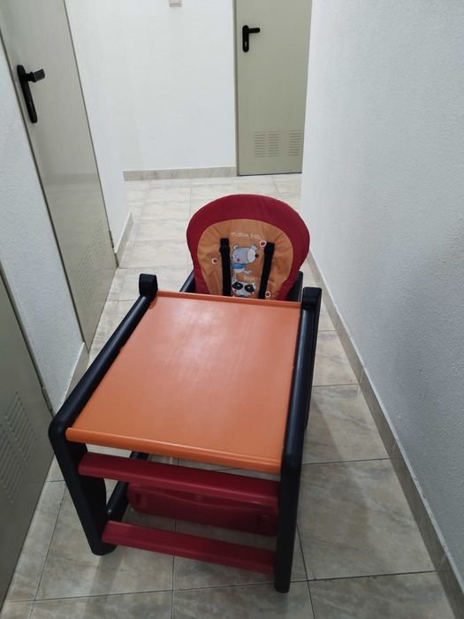 Cadeira de refeição de bebé