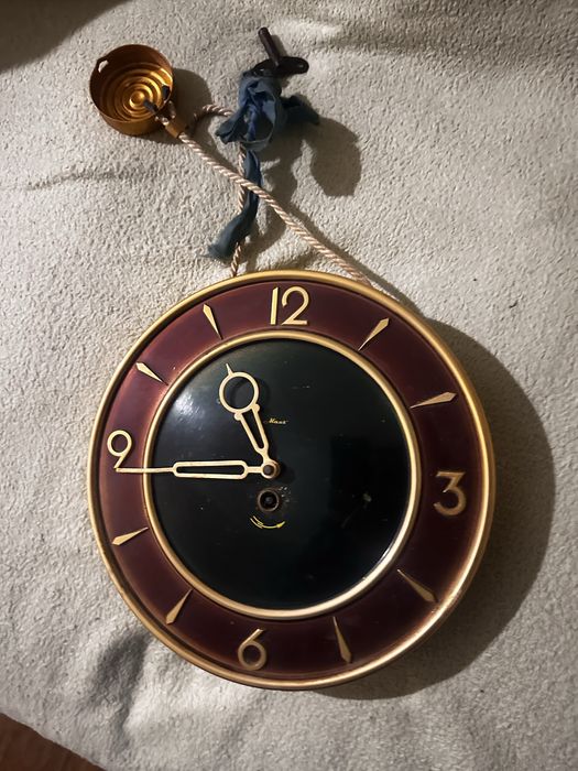 Часы настенные Маяк