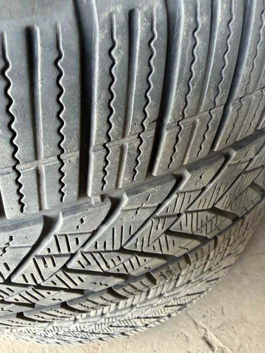 Резина зимову гуму GOOD YEAR 255/50/R21 BMW IX