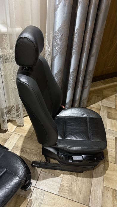 Передні сидіння на BMW X5 E53