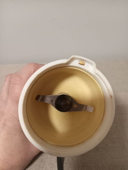 Кофемолка электрическая Эльво