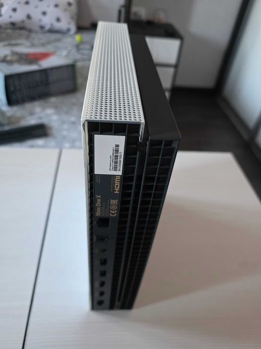 Xbox ONE X Gears of war limited edition