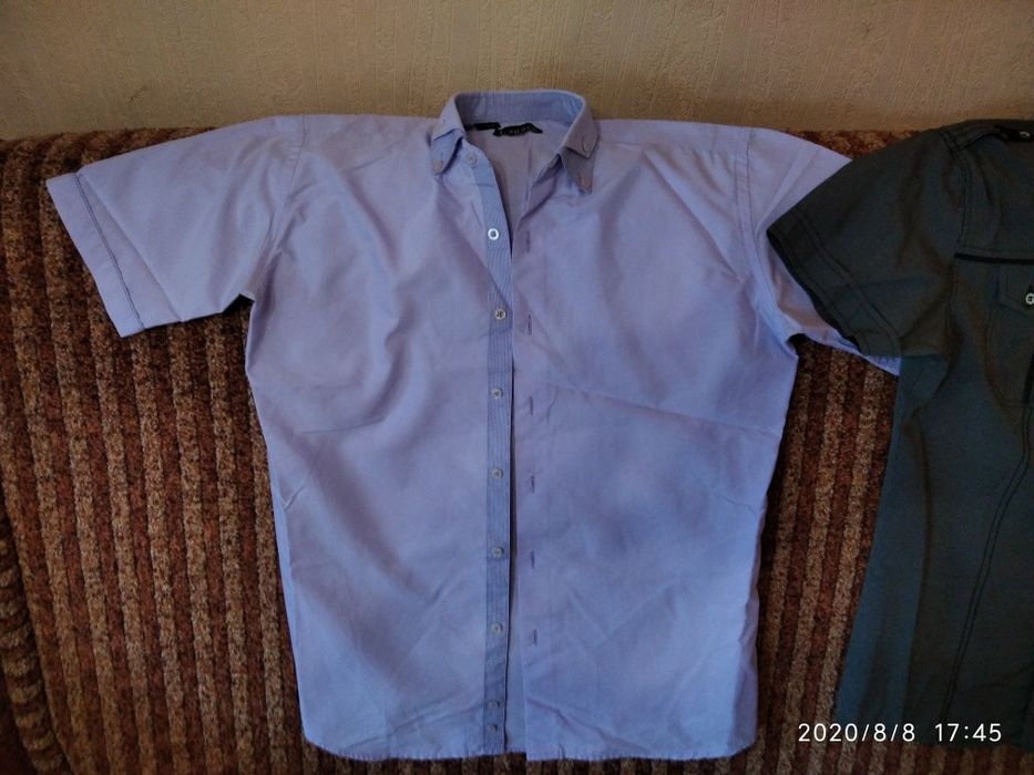 Остались  только две мужские рубашки по низкой цене