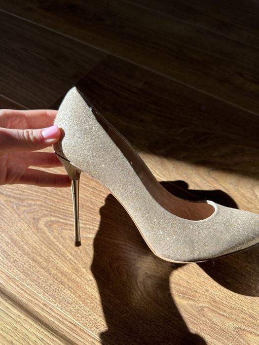 Жіночі туфлі 38 розмір Basconi