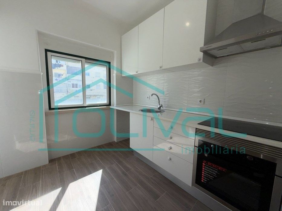 Apartamento T2 Renovado Centro de Alverca do Ribatejo — Alverca Do Ribatejo E Sobralinho, Lisboa