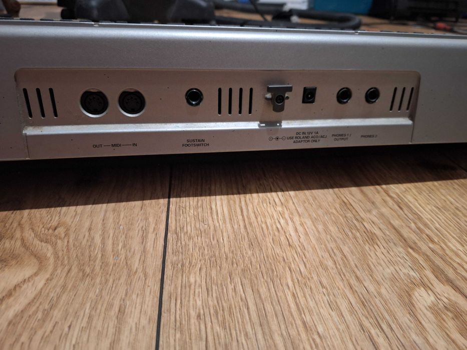 Roland em 25 keyboard