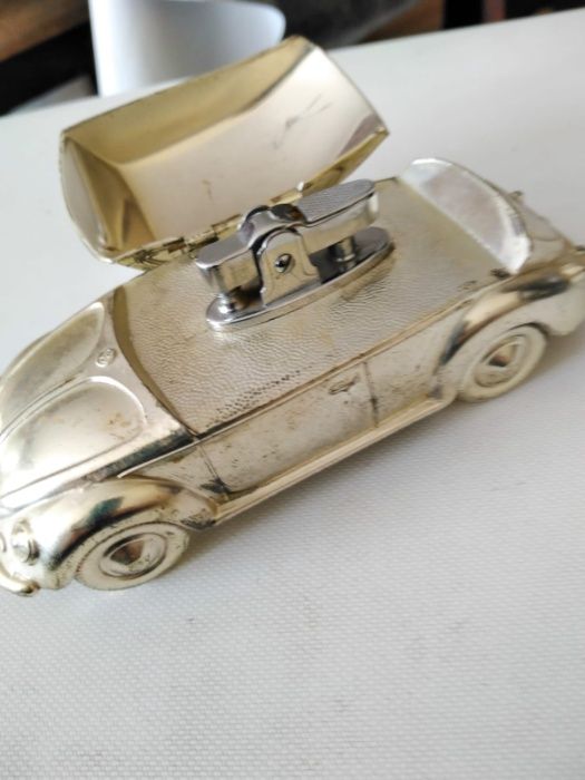 Rzadka zapalniczka stolowa VW Beetle z lat 50