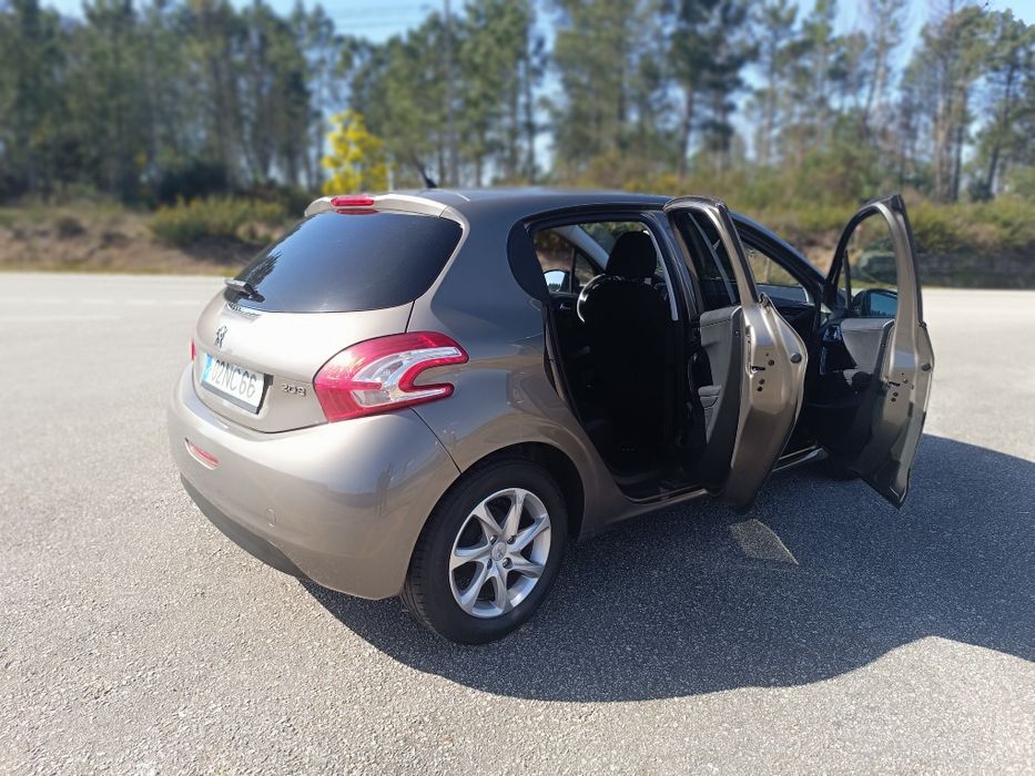 Peugeot 208 1.2 pluetech COMO NOVO