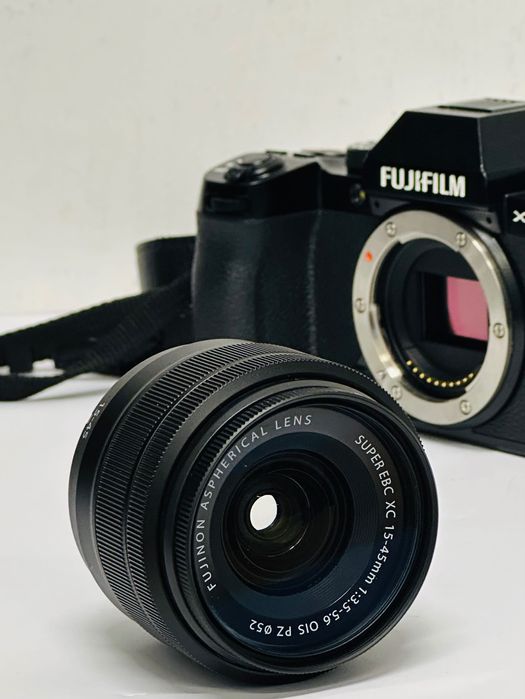 Aparat Fujifilm X-S10 Bezlusterkowiec + obiektyw Fujifilm XC 15-45mm