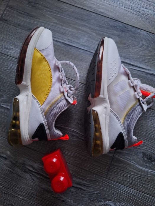 buty sportowe: dzieci, Zara: skóra i materiał, viralowe kolory
