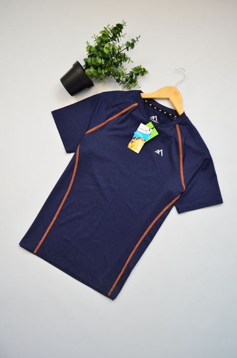 Нова чоловіча спортивна футболка Next