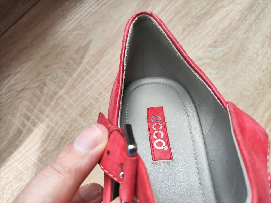 Продам жіночі туфлі ecco