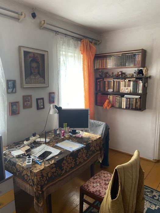 Продаж газифікованого будинку поряд із школою