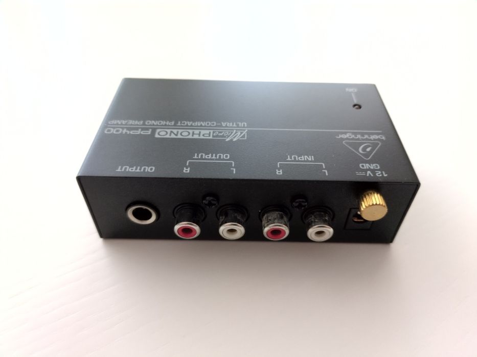 Behringer PP400 (Pré-amplificador Phono)