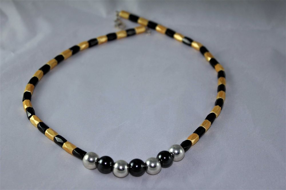 Colar de Hematite Magnética Amarela e Preta com esferas em Prata 925