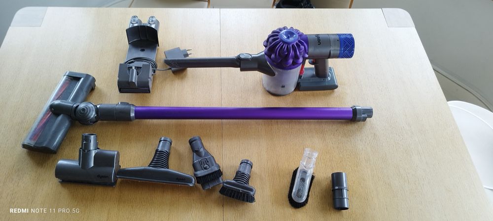 Odkurzacz Dyson V6 komplet