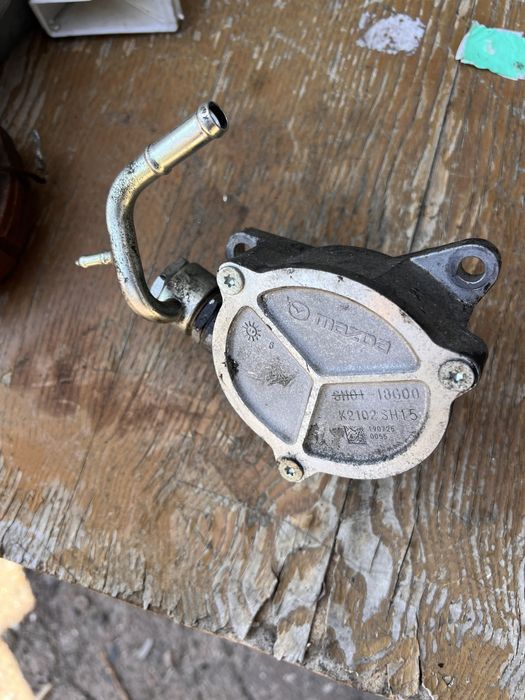 Насос вакуумний Vacum-Mazda 3, 6, CX-5, SH1518G00A