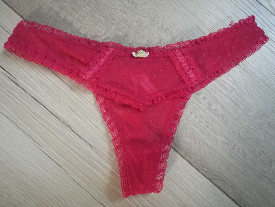 Komplet bielizny RESERVED biustonosz 75C + stringi S