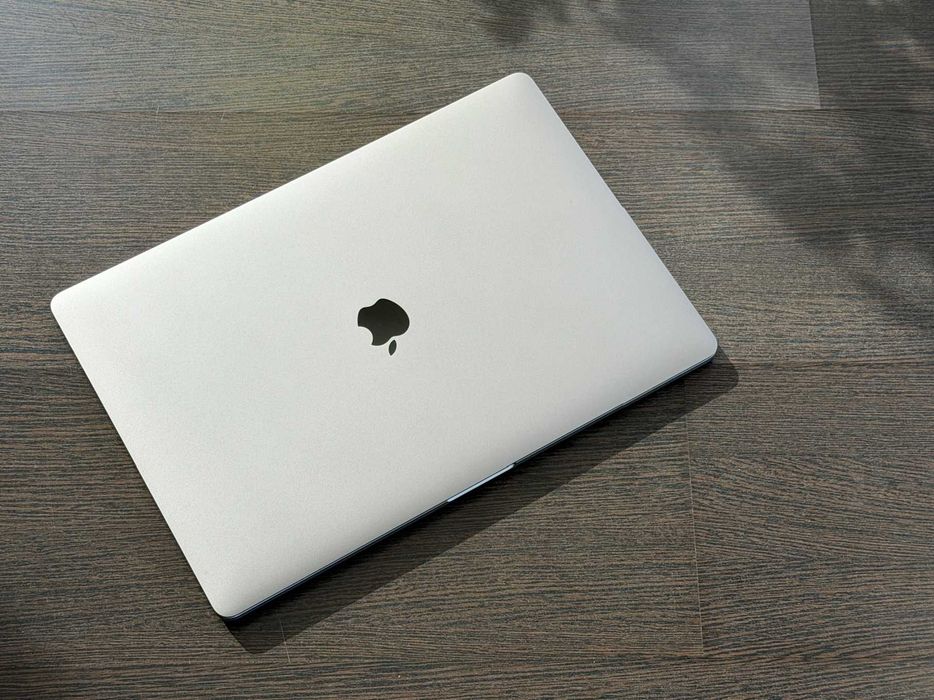 Apple Macbook Pro 16" (Avariado)