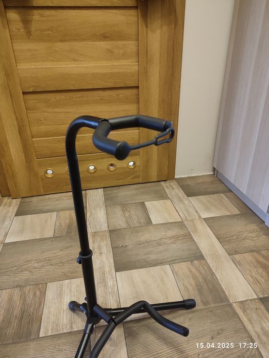 Nowy czarny statyw stojak na gitarę