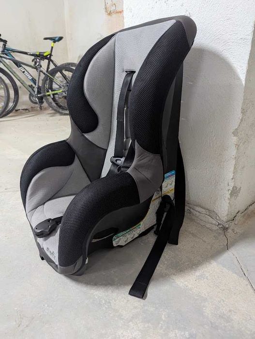 Автокрісло з ISOFIX  від 2.3кг до 29 кг