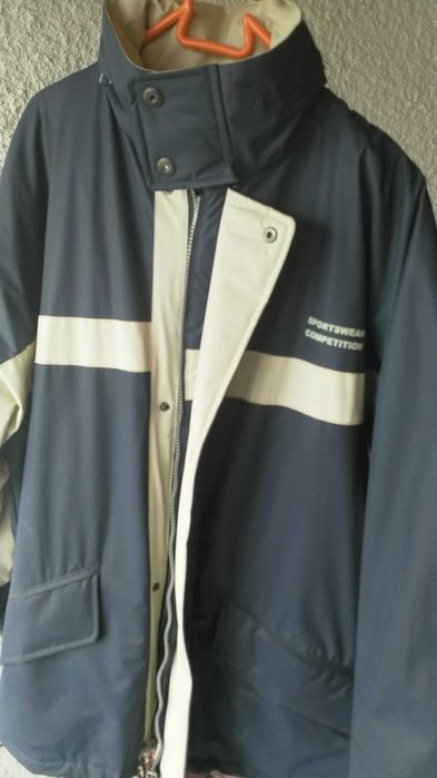 Casaco/Kispo impermeável.