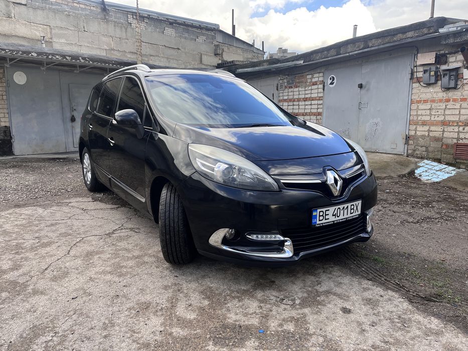 Продам власний доглянутий автомобіль.