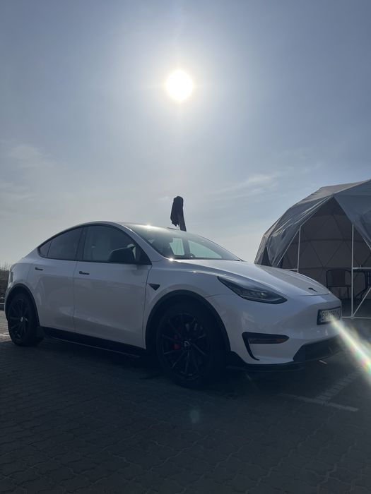 Tesla Model Y 2021
