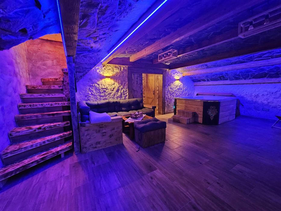 Domek z jacuzzi i sauną w górach na wyłączność