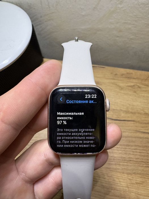 Apple Watch 5 40 mm акб 97% гарний  стан