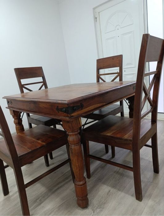 Mesa, de madeira maciça, rústica, tropical com 4 cadeiras