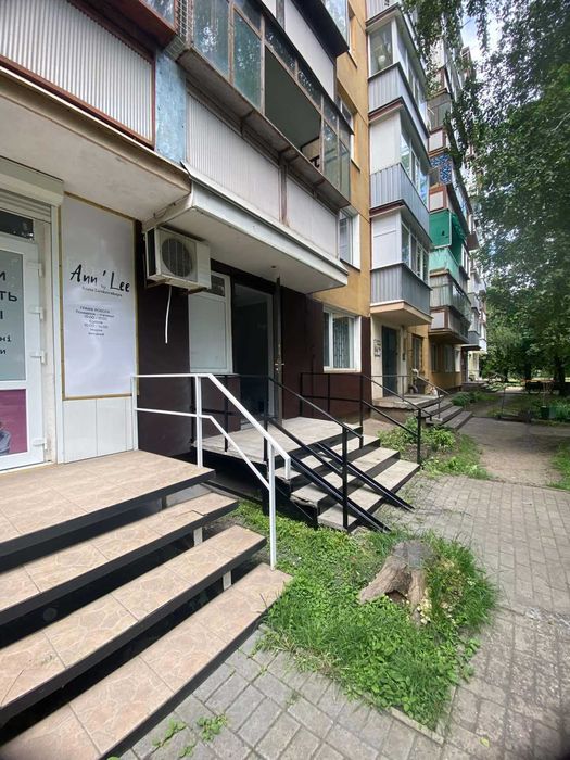 Вбудоване нежитлове приміщення площа 78.2 кв.м., м. Долинська