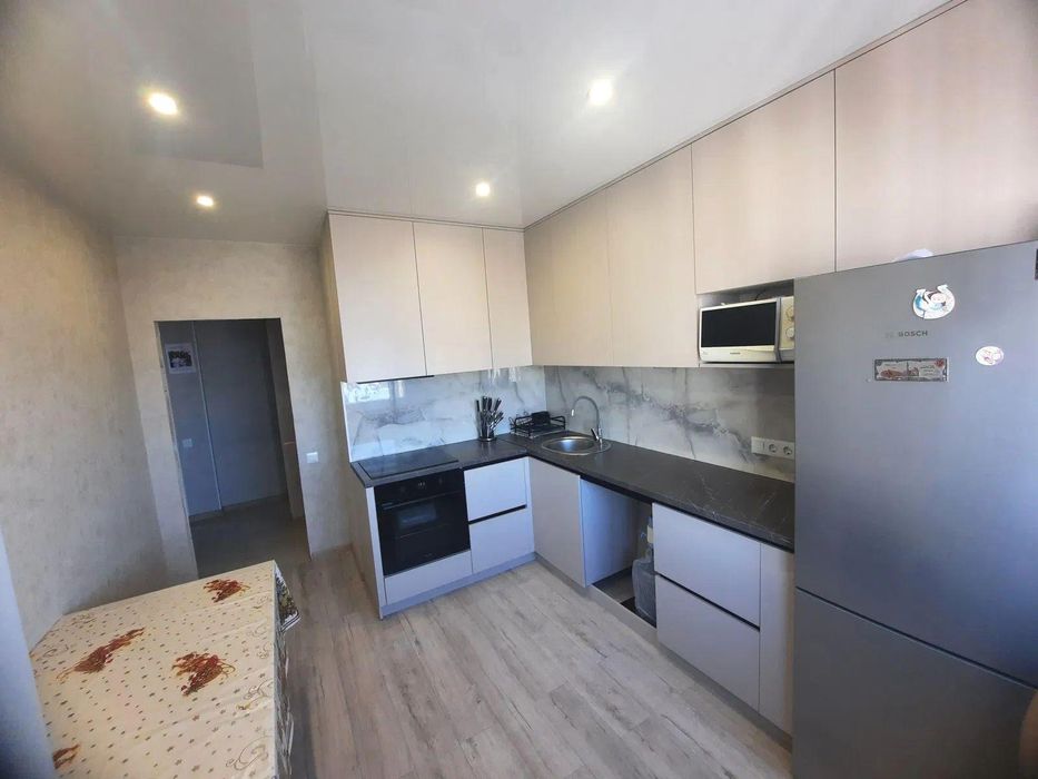 Продам 2-х кім. квартиру з ремонтом 53 Перлина на Таїрова (297-771)