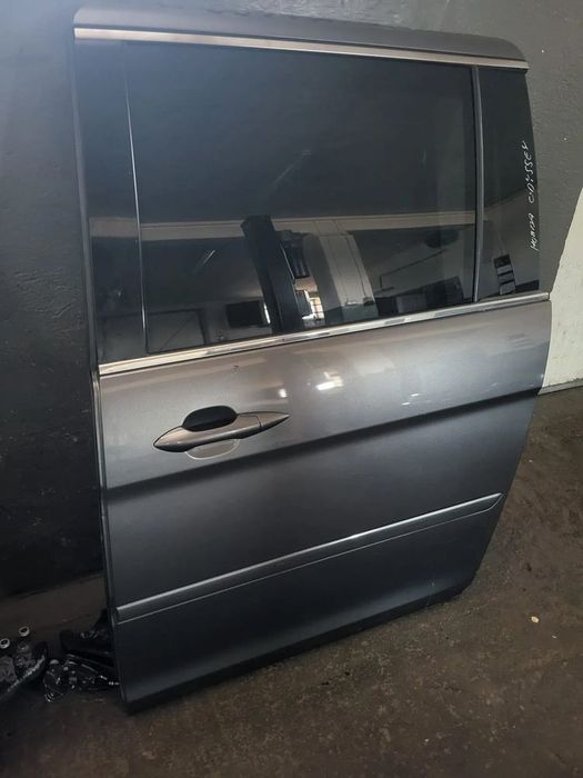 honda odyssey 2010rok drzwi kompletne