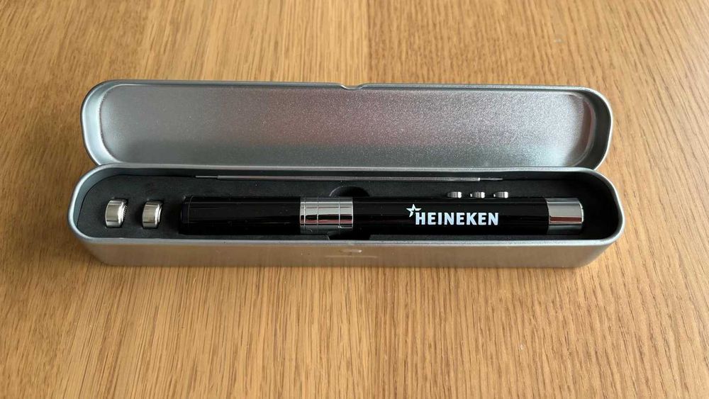 Bezprzewodowy pilot do prezentacji ze wskaźnikiem laserowym na USB