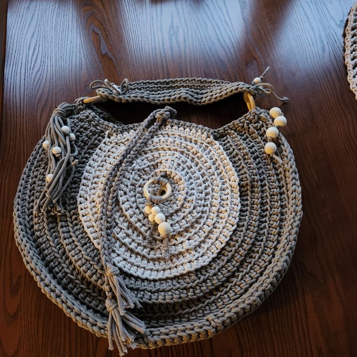 Torba na ramię wykonana z beżowego sznurka bawełnianego