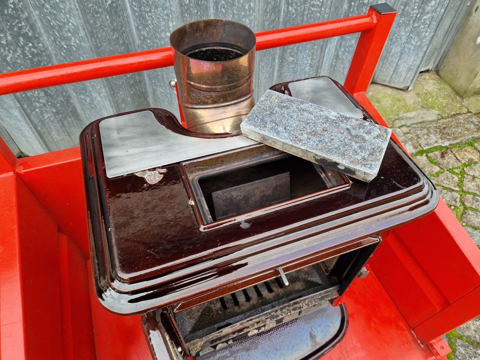 Salamandra Hergom a lenha.