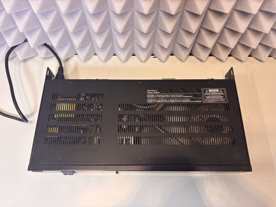 Wzmacniacz Apart 1120 T