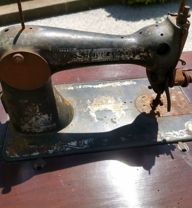 Máquina de costura antiga