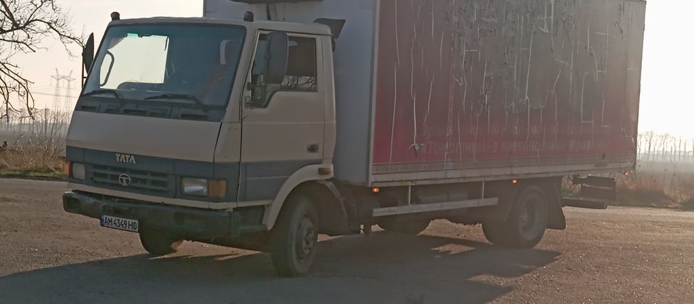 Автомобіль Тата 613