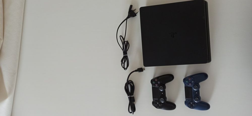 PlayStation 4 1T
