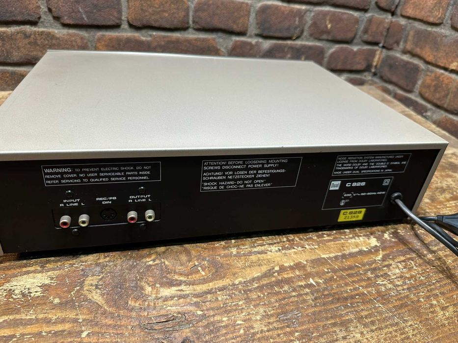 Magnetofon Dual C 828.