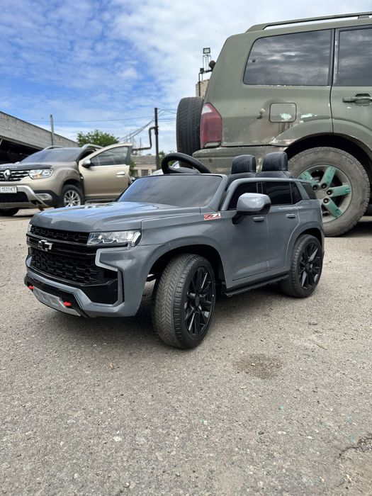 Продам дитячу машинку Chevrolet Tahoe