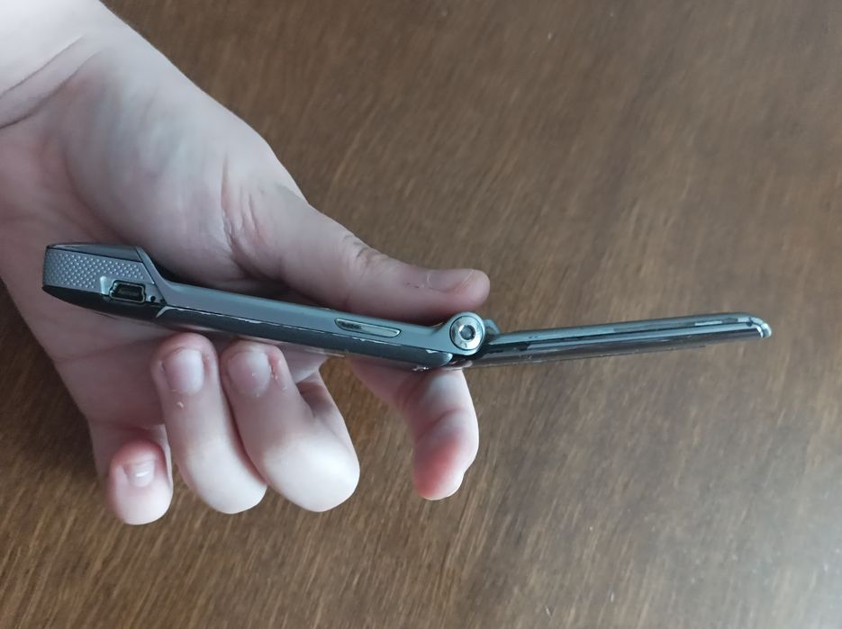 Акція до 20 лютого!  550 грн Motorola KRZR K1